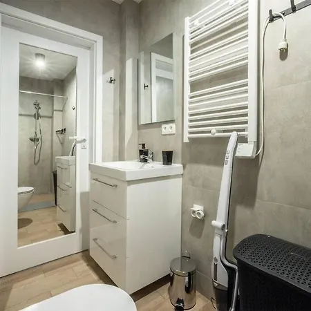 アパート Wigurytower 74' ウッチ